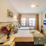 Sultan House 3*